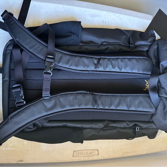 NWT Arcteryx Mantis 20 Backpack Discontinued